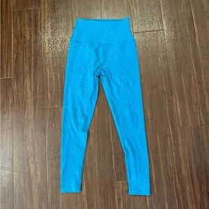Beyond Yoga teal spacedye leggings in size S